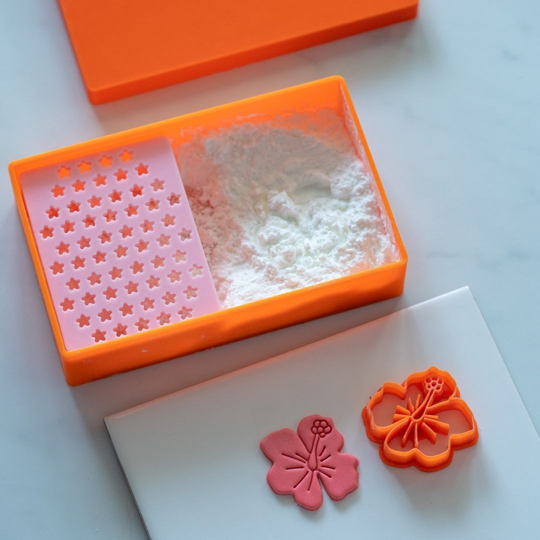 THE COOL BOX – Boîte à fécule de Maïs / Talc pour emporte-pièces