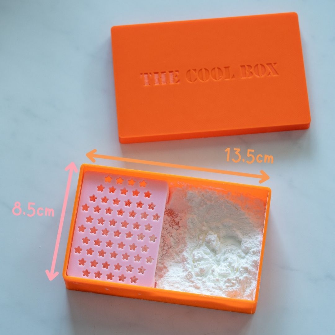 THE COOL BOX – Boîte à fécule de Maïs / Talc pour emporte-pièces