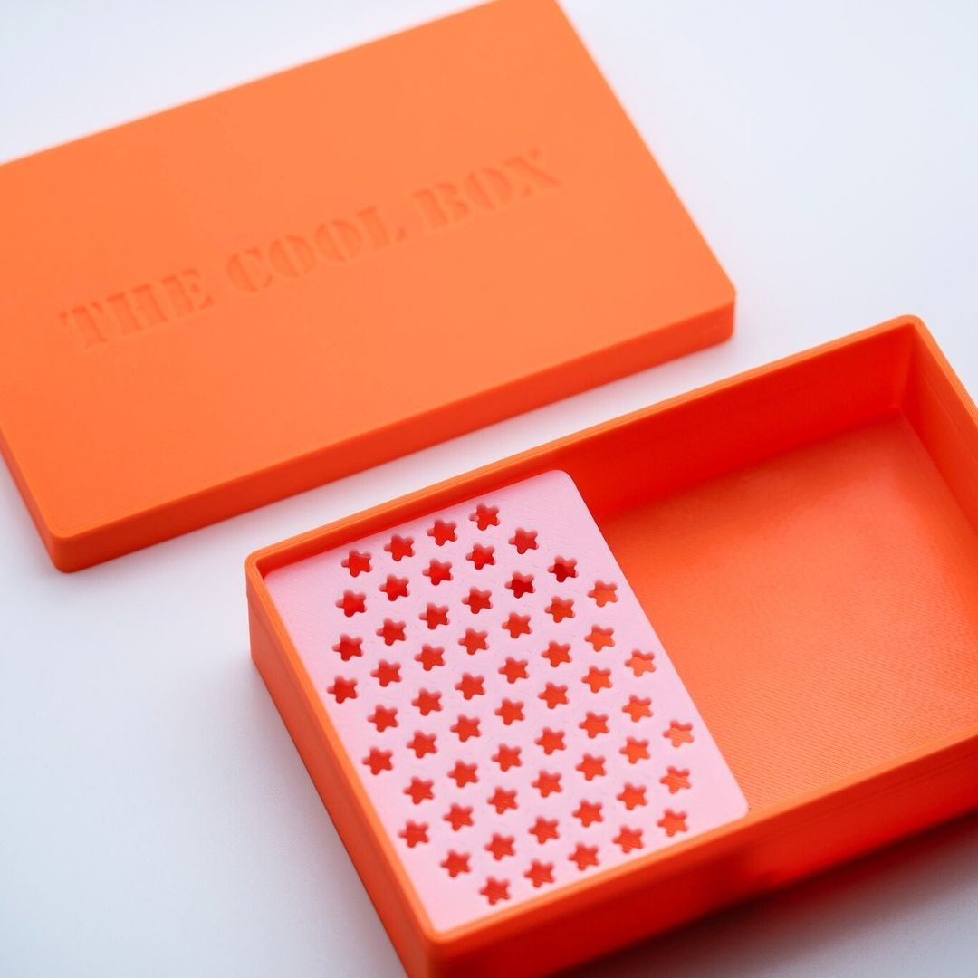 THE COOL BOX – Boîte à fécule de Maïs / Talc pour emporte-pièces