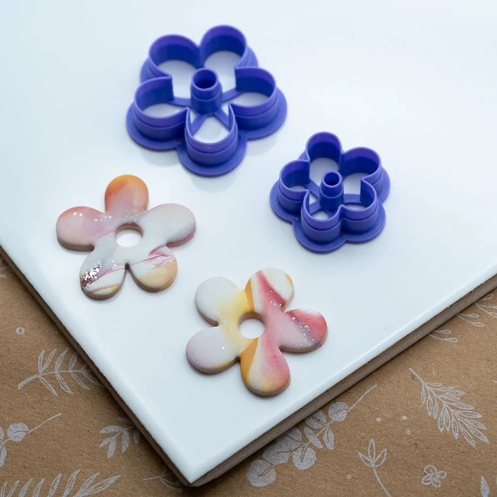 Emporte-pièce fleur irrégulière ajourée