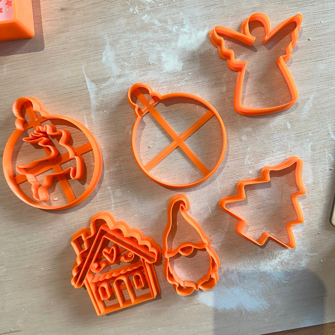 Lot 6 emporte-pièces Noël + outil à percer – Argile autodurcissante