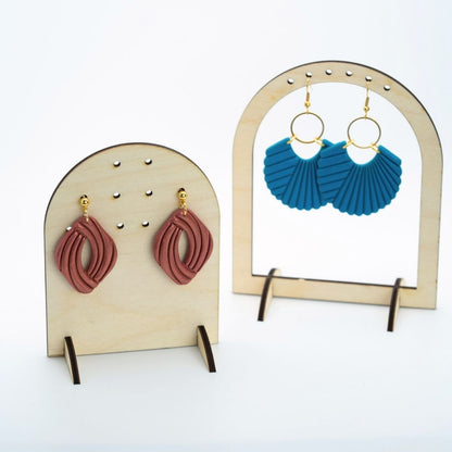 Présentoir pour boucles d'oreilles en bois brut