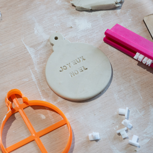 Emporte pièce Boule de Noël (adapté à l'argile)
