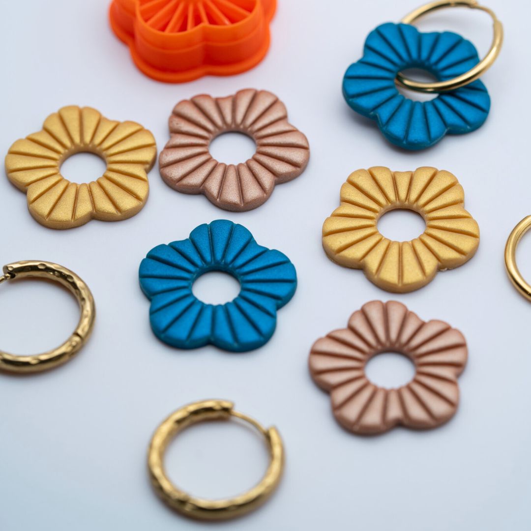 Emporte-pièce Fleur ajourée détaillée 26.16